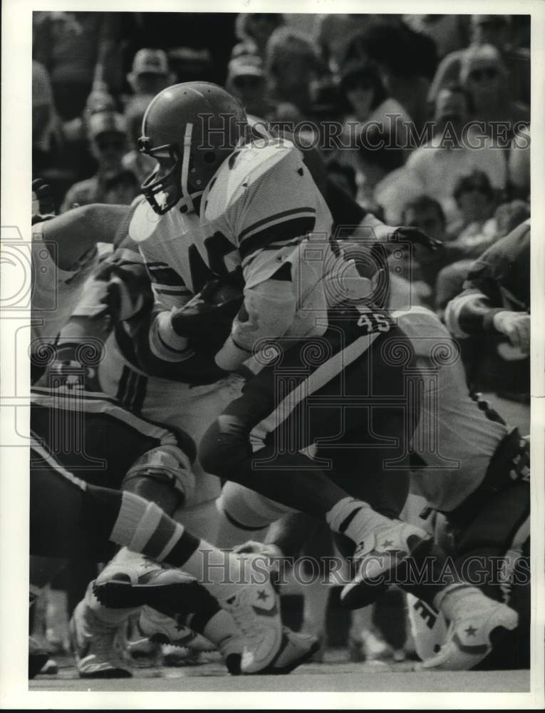 1984 Press Photo Syracuse U football running back Jaime Covington runs for gain- Historic Images