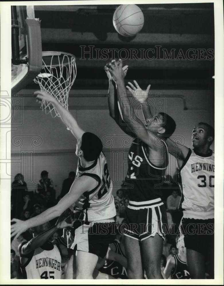 1990 Press Photo Henninger basketball players Mahar & Cole battle for rebound- Historic Images