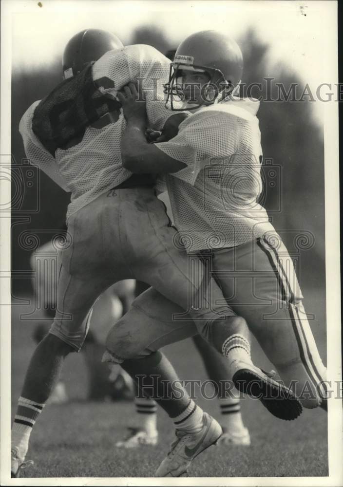 1986 Press Photo Cicero-North Syracuse football player Will Frank in practice- Historic Images