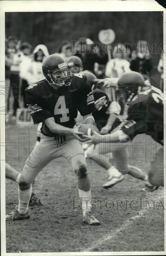 1987 Press Photo Altmar-Parish-Williamstown football player Nick Carusone #4- Historic Images