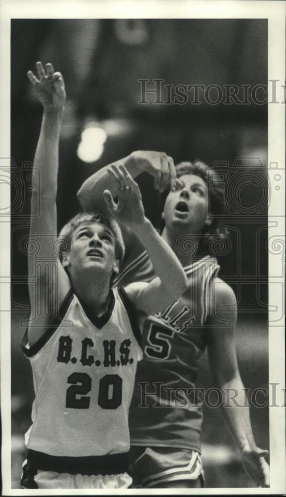 1987 Press Photo Bishop Cunningham basketball player Denny Nicholson shoots ball- Historic Images