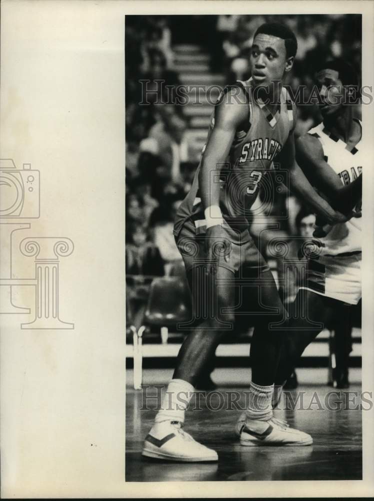 Press Photo Syracuse U basketball player Tony "Red" Bruin battles in game- Historic Images