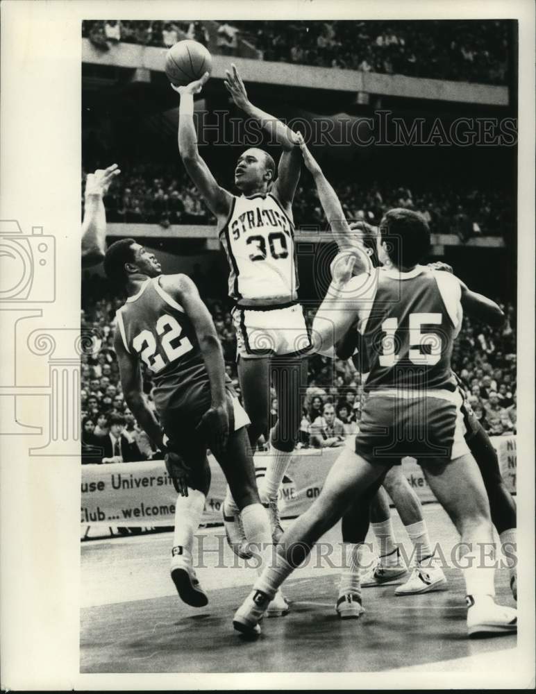 Press Photo Syracuse University basketball player Tony "Red" Bruin shoots ball- Historic Images