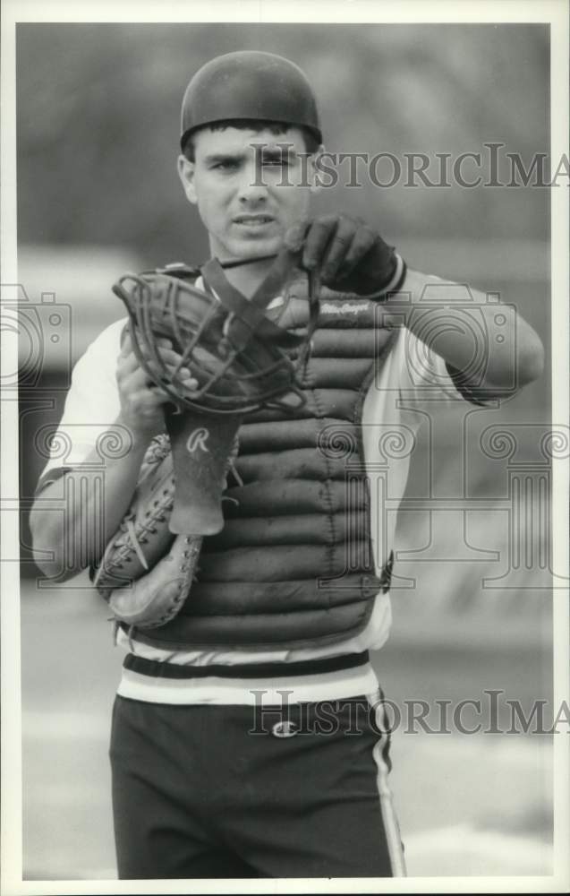 1990 Press Photo LeMoyne College baseball player Kevin Collins - sys10071- Historic Images