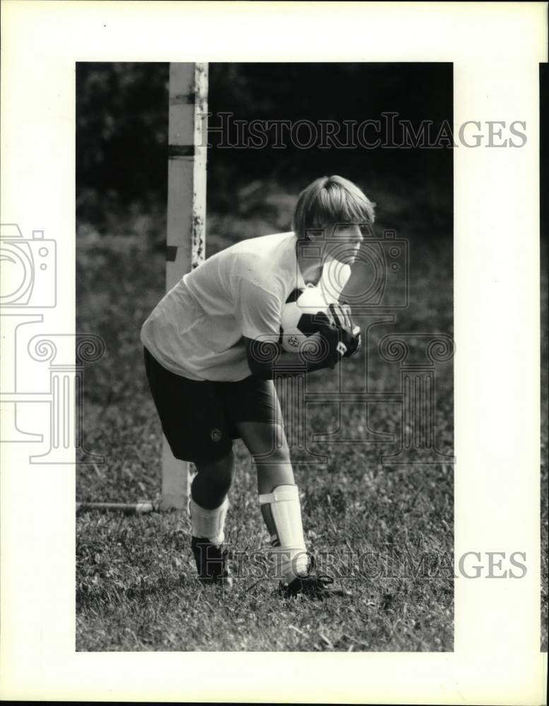 1989 Press Photo Oneida High soccer player Katrina Combs at Maxwell Field- Historic Images