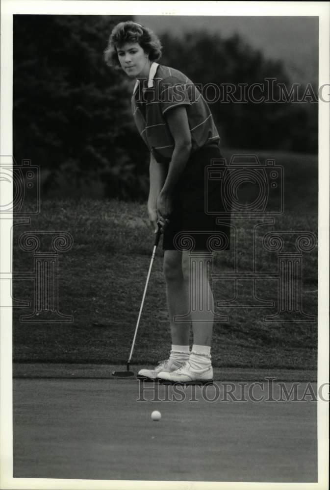 1990 Press Photo Golfer Wendy Burton plays Onondaga Country Club - sys10156- Historic Images