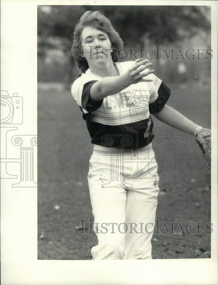 1987 Press Photo Softball pitcher Kim Uscky - sys10412- Historic Images