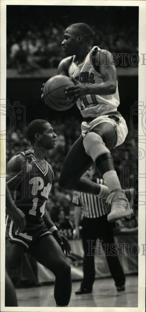 1987 Press Photo Pitt and Syracuse play men&#39;s college basketball- Historic Images