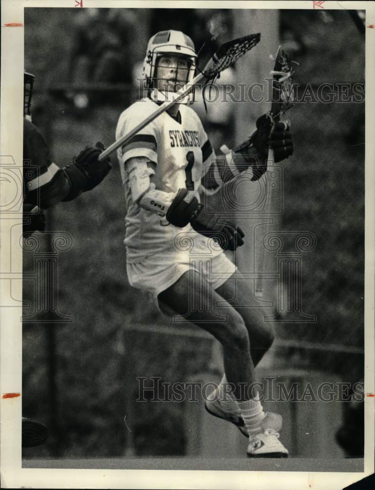 1984 Press Photo Syracuse lacrosse player Tim Nelson in action- Historic Images