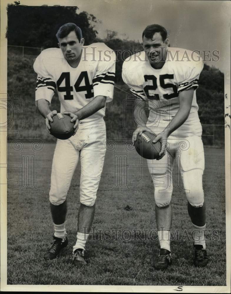 1967 Press Photo Football players Rick Panczyszyn and Don Bullard- Historic Images