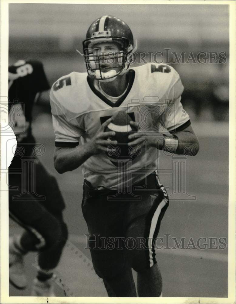 1988 Press Photo Syracuse University football player Todd Philcox in action- Historic Images