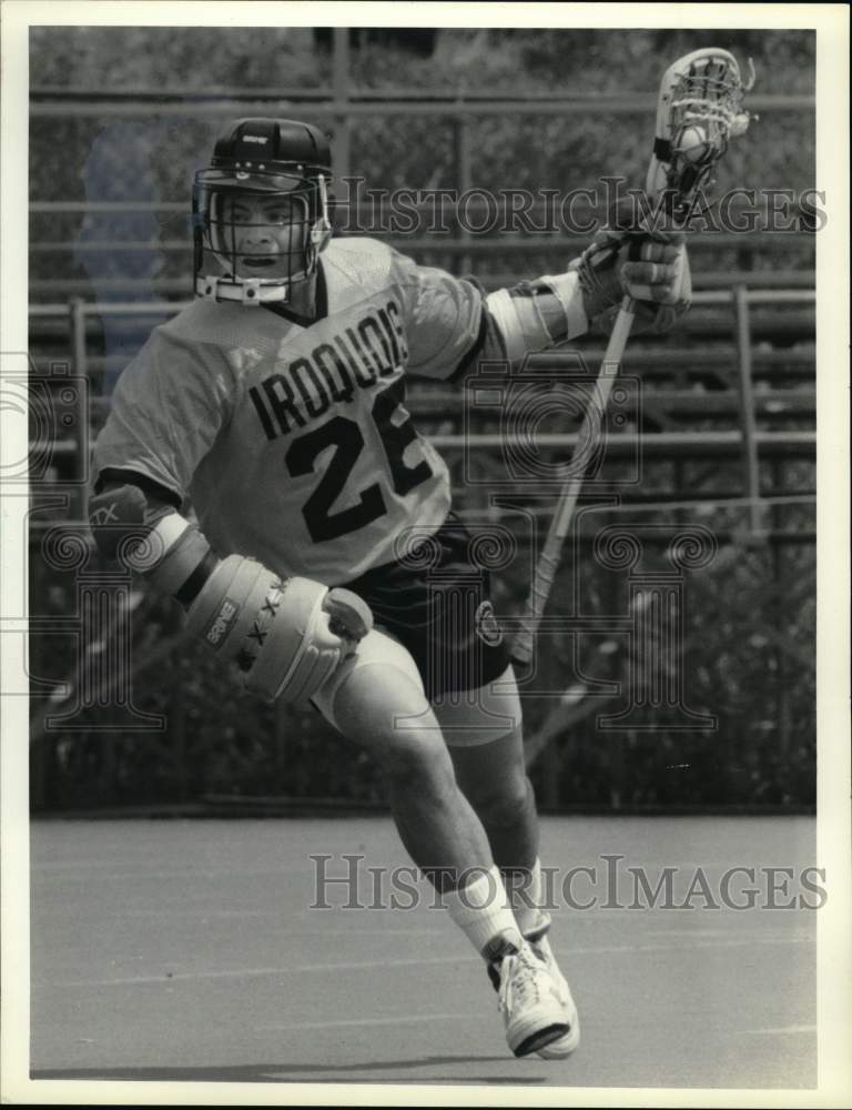 1990 Press Photo Iroquois National lacrosse player Barry Powless in action- Historic Images