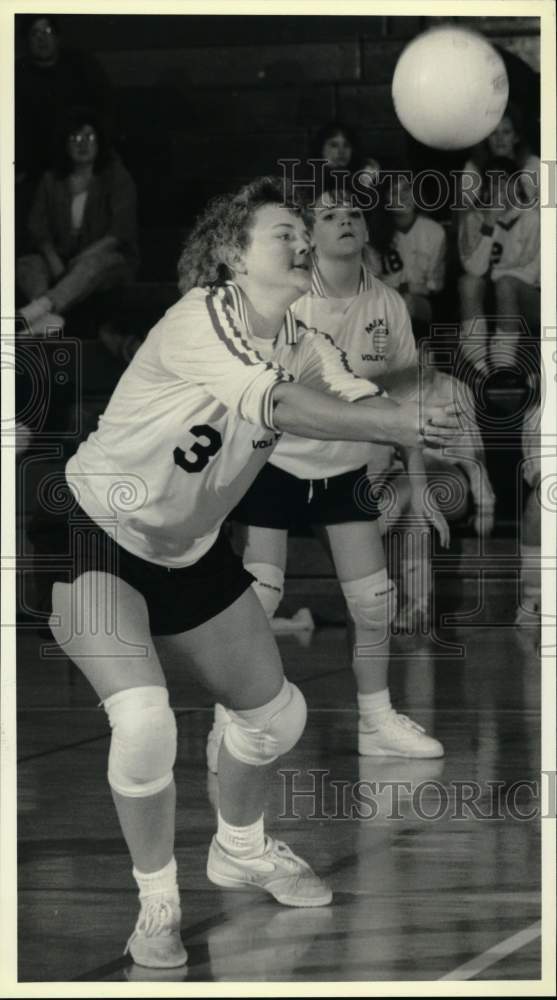 1990 Press Photo Mexico High volleyball player Lorrie Guile at Marcellus High- Historic Images