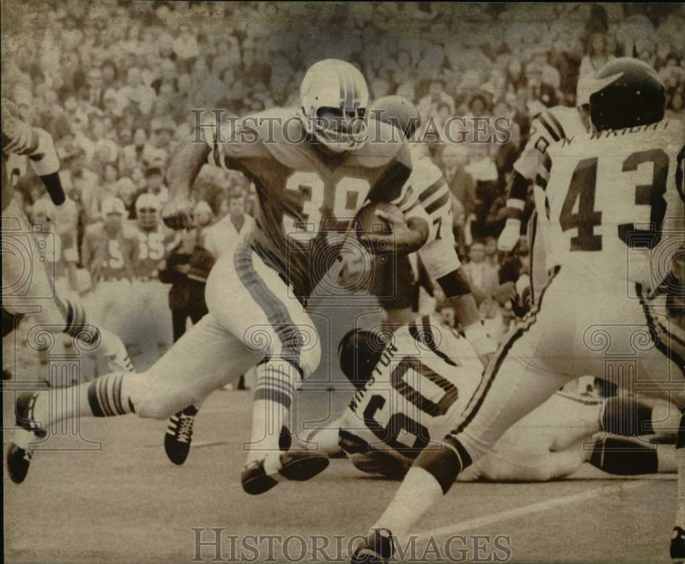 1974 Press Photo Miami Dolphin&#39;s Larry Csonka running in game vs. the Vikings- Historic Images