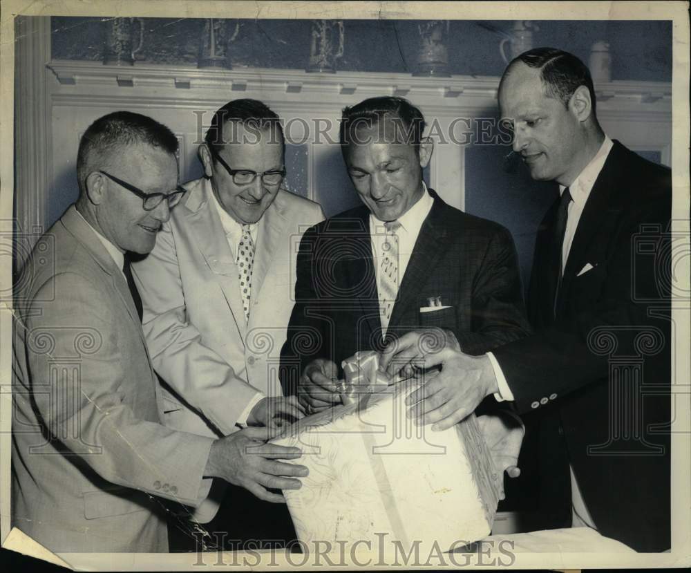 1961 Press Photo Fourth Estate Members at Retirement Party, Syracuse, New York- Historic Images