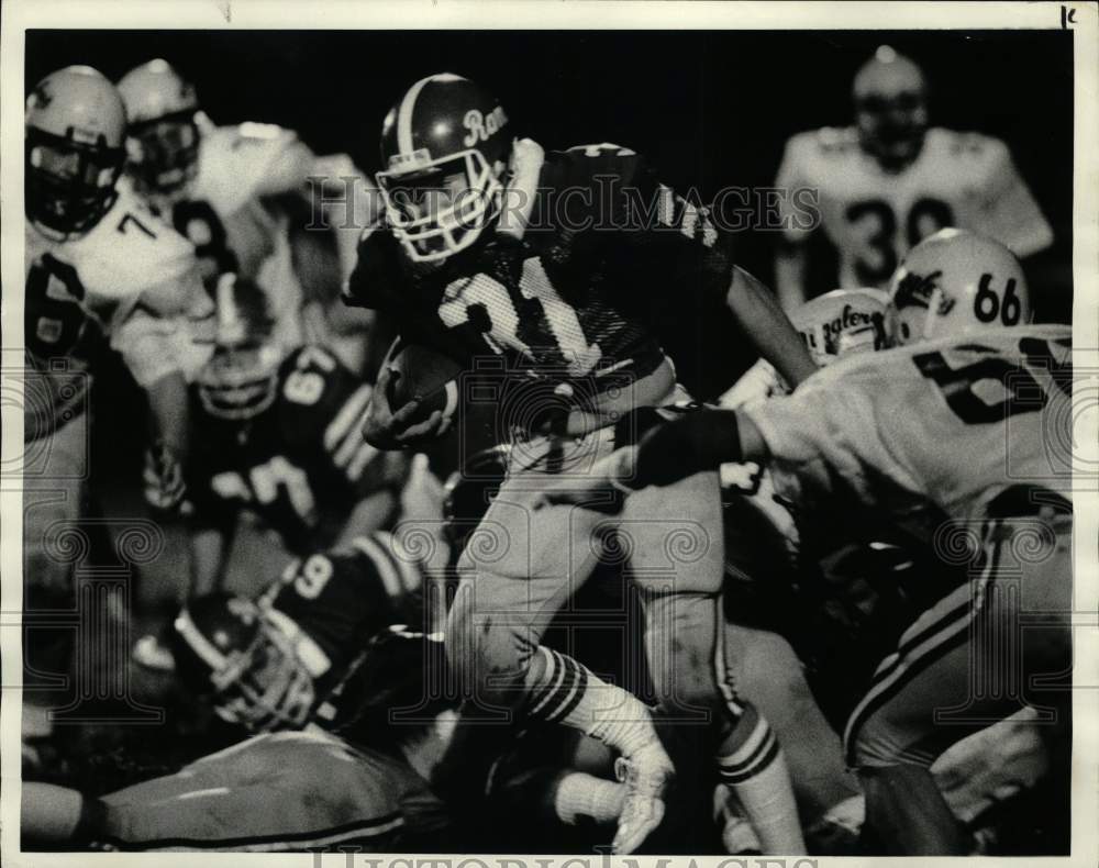 1986 Press Photo Louis Dorazio, Jamesville-DeWitt Football Player at Utica Game- Historic Images