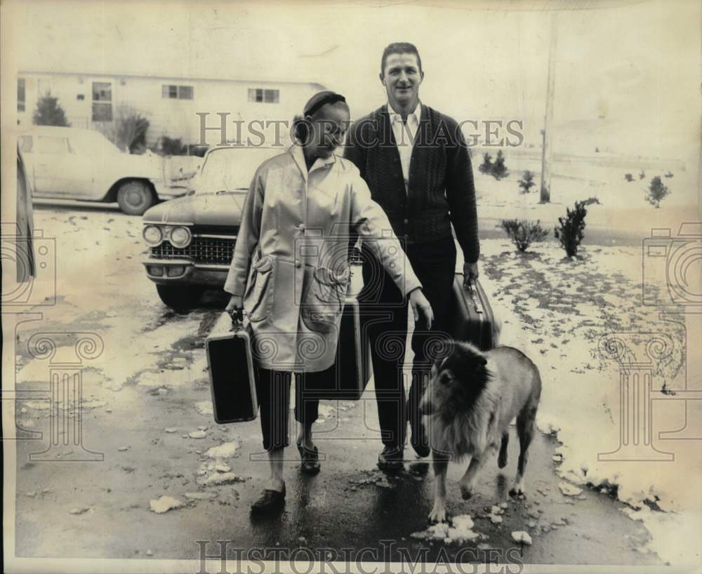 1961 Press Photo Basketball Paul Seymour with Wife Liverpool, New York- Historic Images