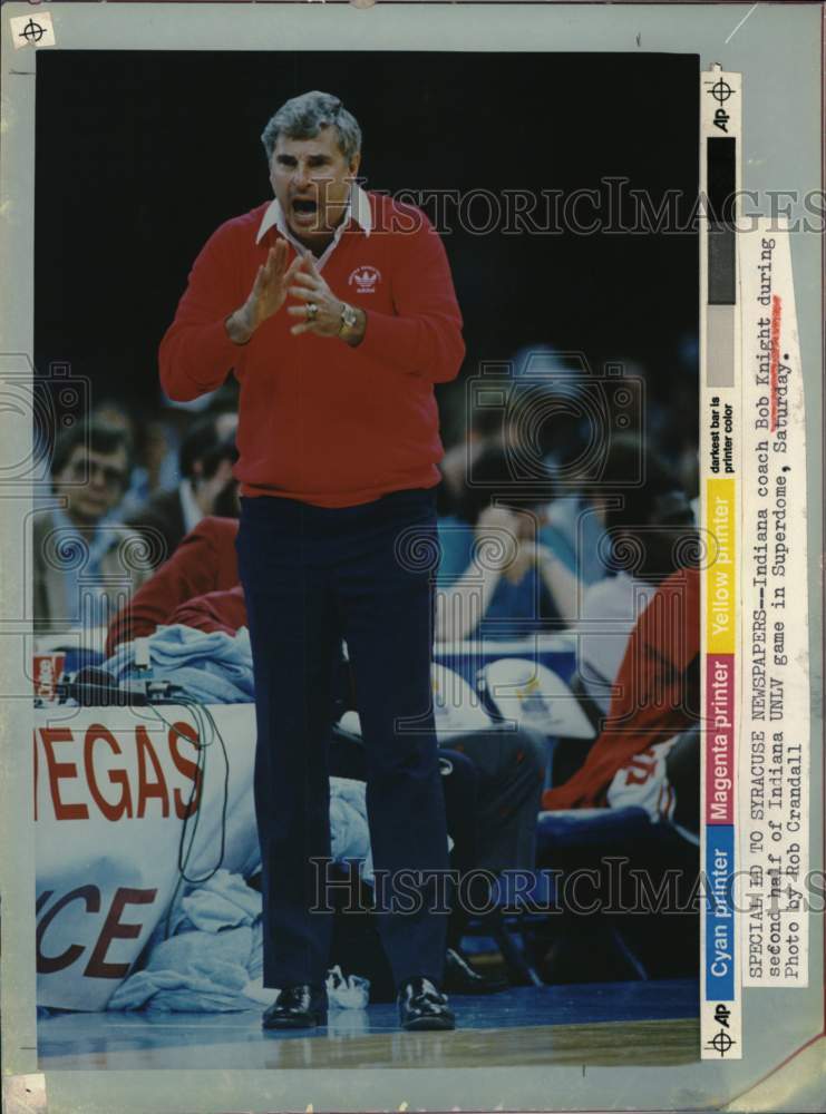 Press Photo Indiana basketball Bob Knight claps hands during game in NO- Historic Images