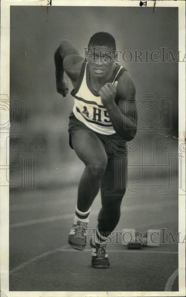 1986 Press Photo AHS Len Hamilton explodes out of the blocks- Historic Images