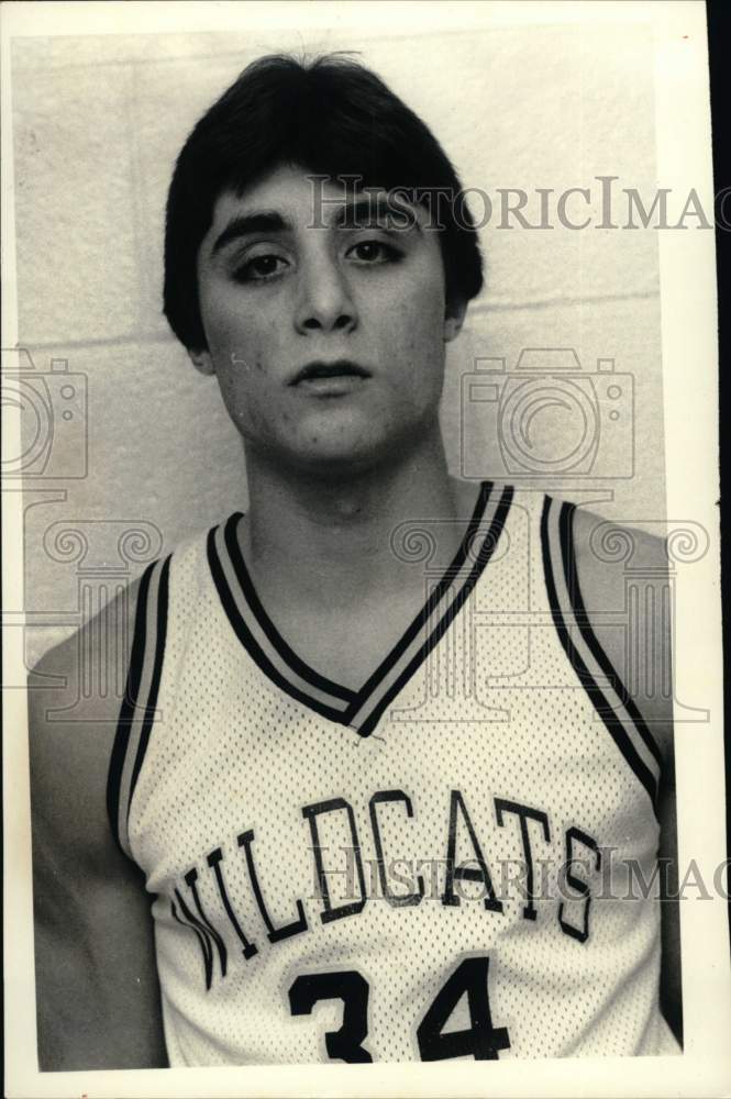 1984 Press Photo Mike Sylvia, basketball player for the Wildcats.- Historic Images