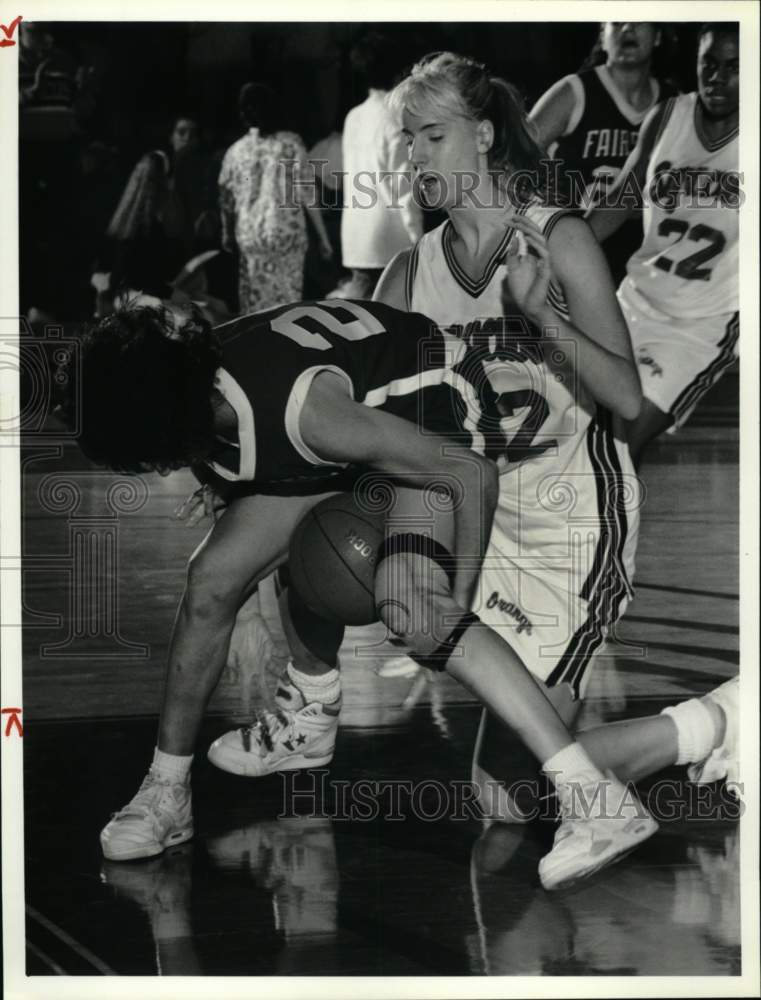 1990 Press Photo Syracuse University and Fairfield Women&#39;s Basketball Game- Historic Images