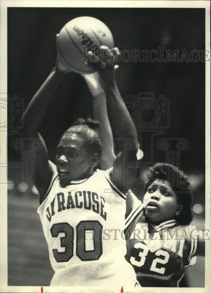 1987 Press Photo Tonya Hendrix, Syracuse University, Miami, Ohio Basketball Game- Historic Images