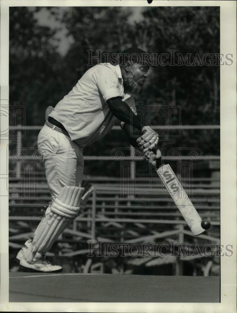 1987 Press Photo H. Humphrey of River Valley Cricket Team in Match at Syracuse- Historic Images