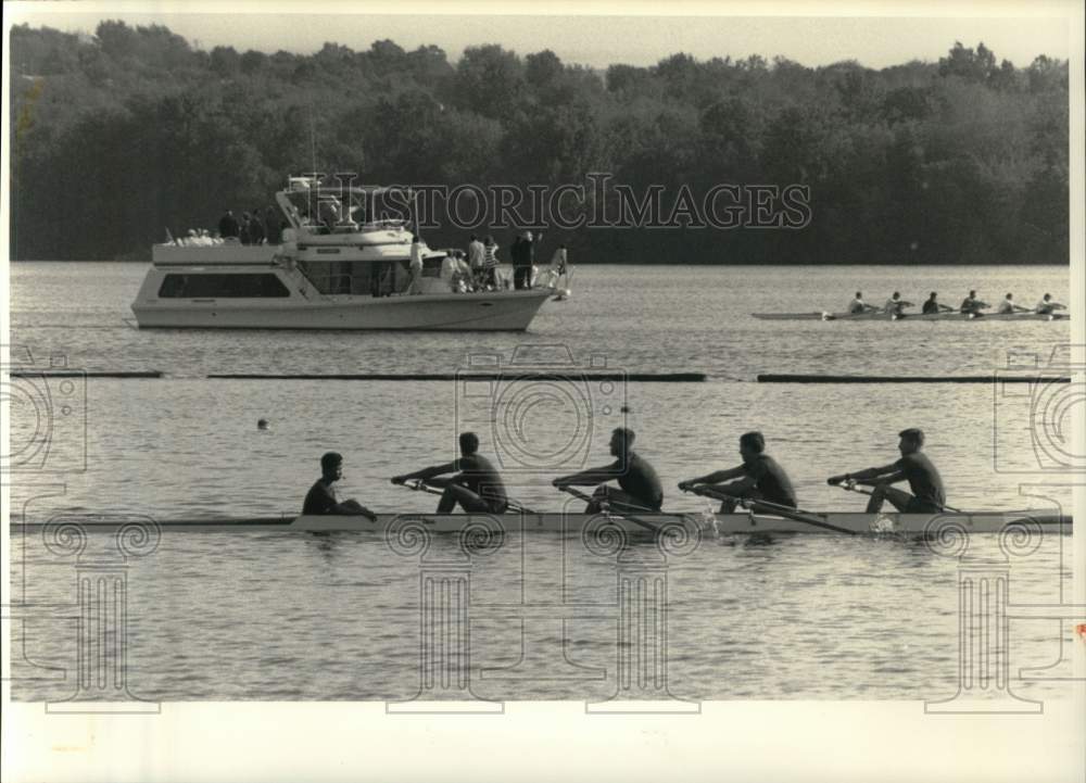 1988 Press Photo Priest performs Blessing of the Crew Fleet at IRA Regatta- Historic Images