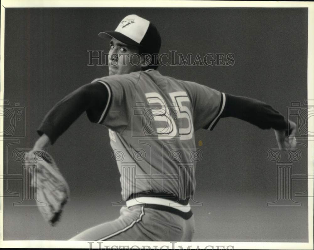 1988 Press Photo Blue Jay&#39;s Baseball Pitcher Xavier Hernandez against Chiefs- Historic Images