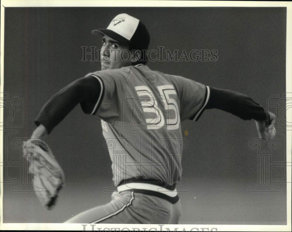 1988 Press Photo Blue Jay's Baseball Pitcher Xavier Hernandez against Chiefs- Historic Images