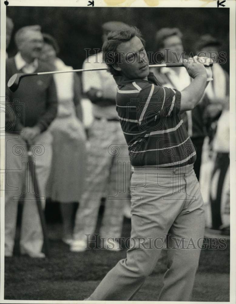 1987 Press Photo Golfer Joe Sindelar at Skaneateles Country Club Golf Course- Historic Images