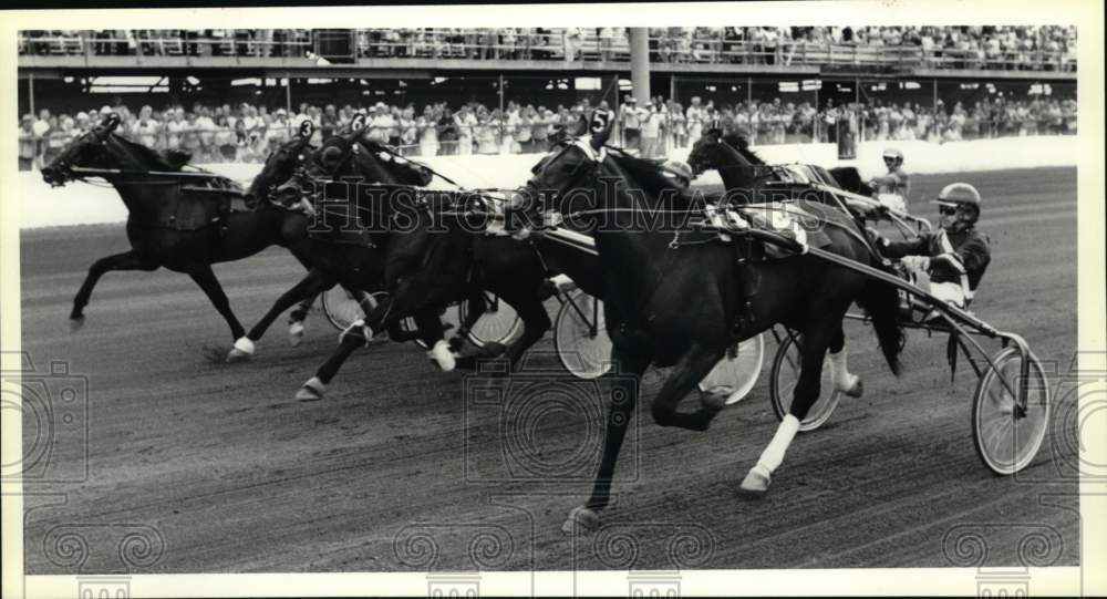 1989 Press Photo Flying Irishman wins in Syracuse Mile at Zweig Memorial Track- Historic Images