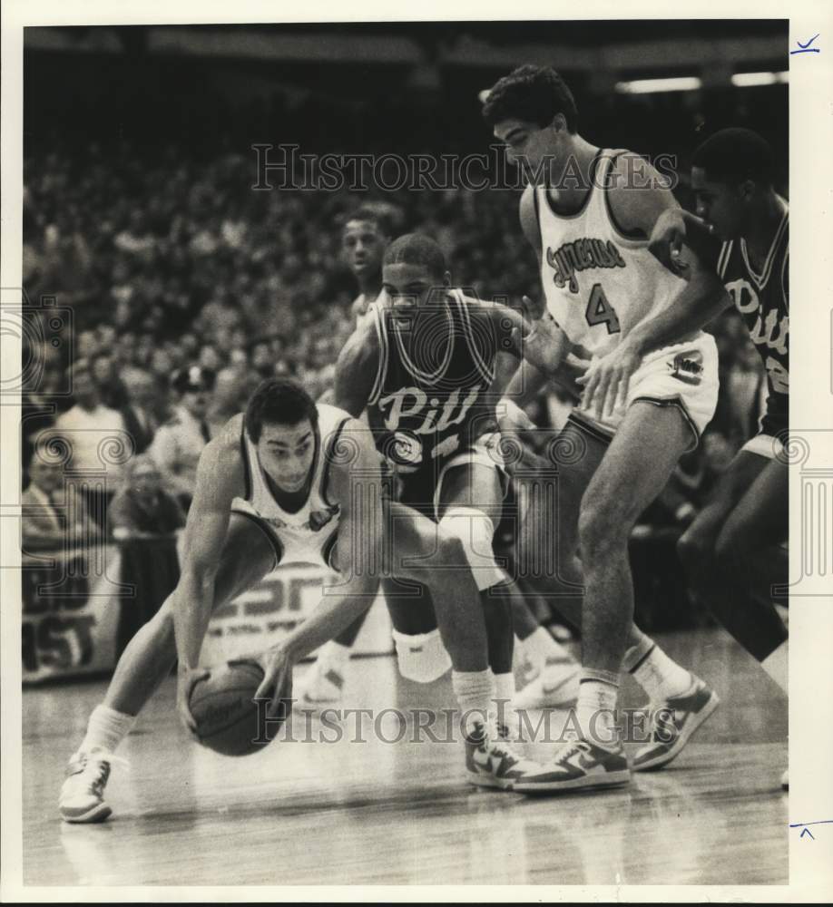 1986 Press Photo Basketball Players at Syracuse University versus Pitt Game- Historic Images