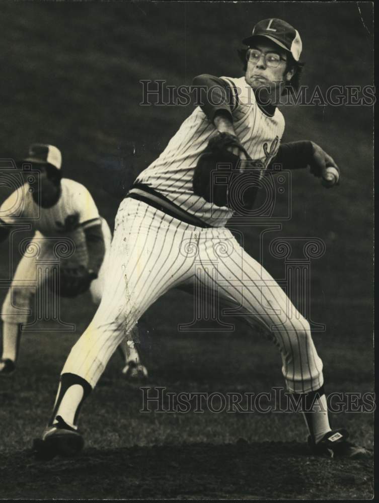 1982 Press Photo LeMoyne's Jim Deshaies Back to Play in Fourth and Final Year- Historic Images