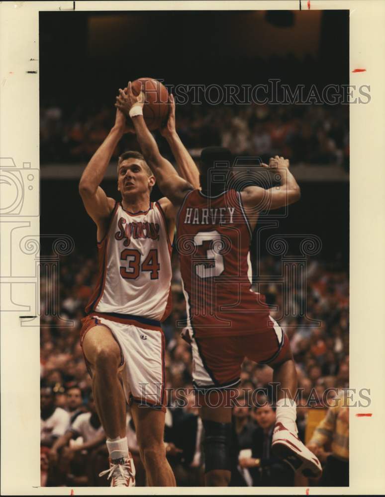 1990 Press Photo Syracuse University&#39;s Richard Manning in Basketball Game- Historic Images