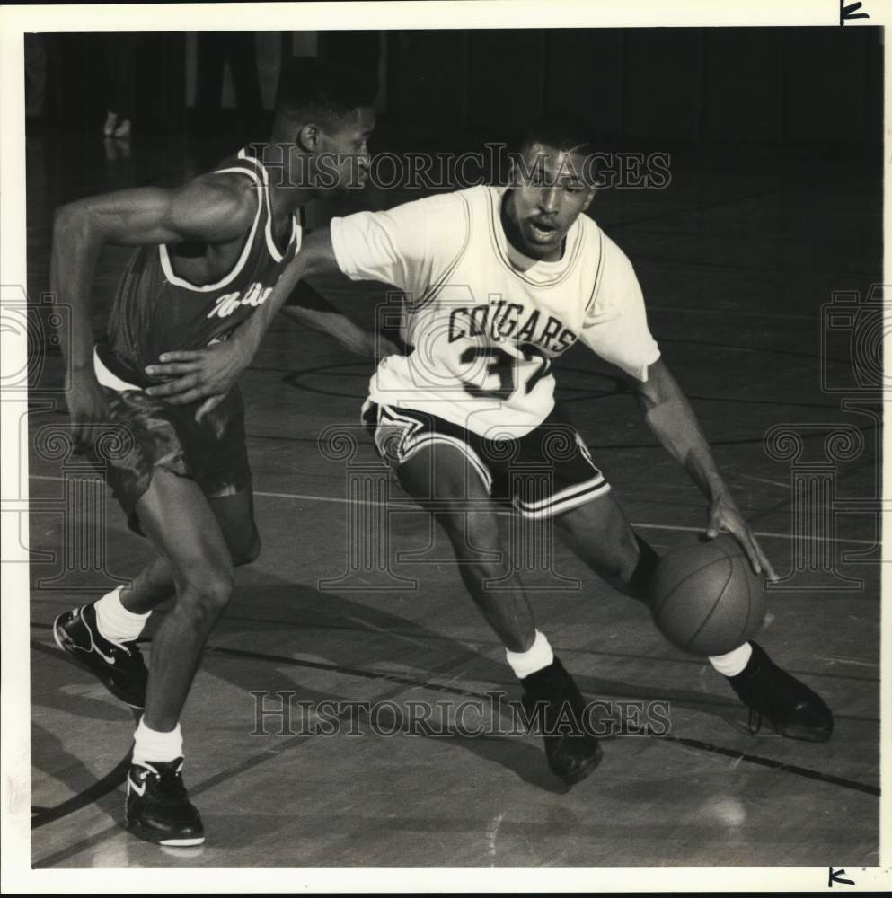 1990 Press Photo Craig Caldwell and Derek Jackson in Corcoran Basketball Game- Historic Images