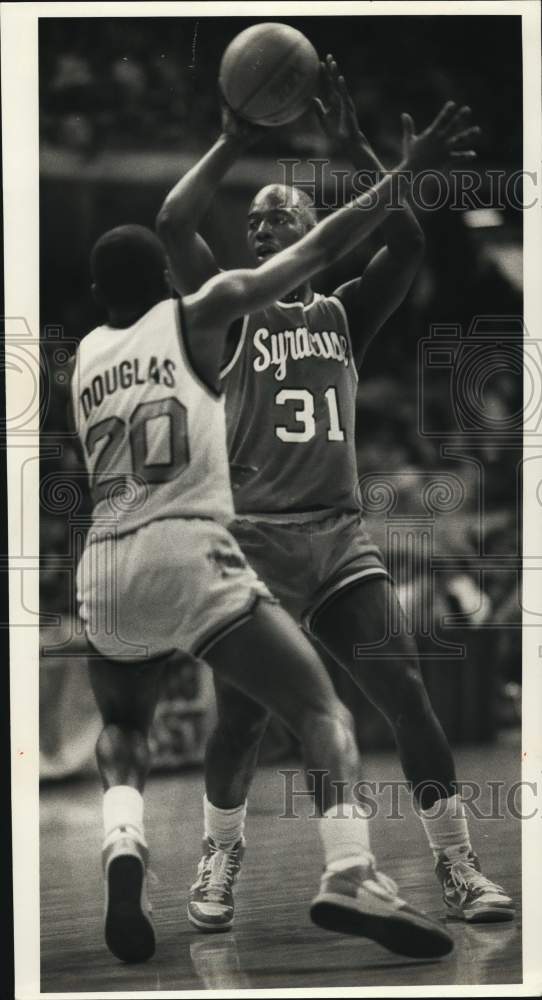 1985 Press Photo Players at Syracuse University Intersquad Basketball Game- Historic Images