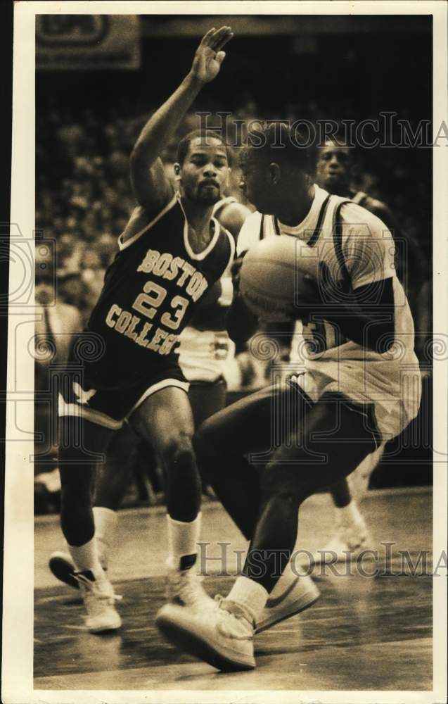 1985 Press Photo Basketball Players Michael Adams and Dwayne Washington at Game- Historic Images