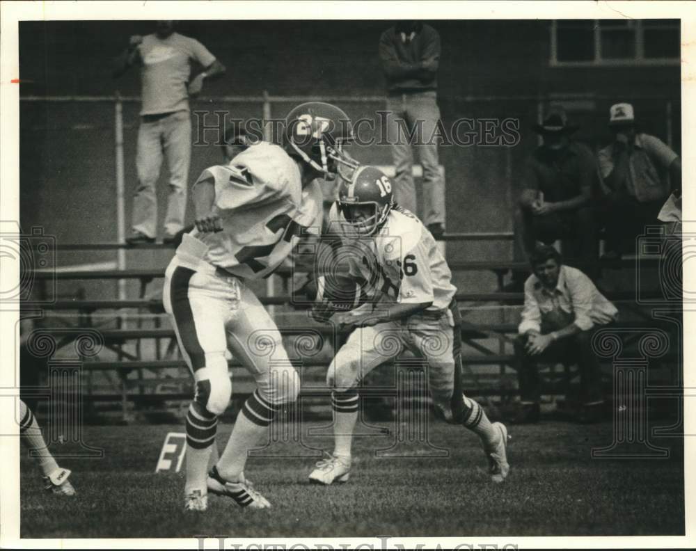 1982 Press Photo Scott Schwedes at College Football Game- Historic Images