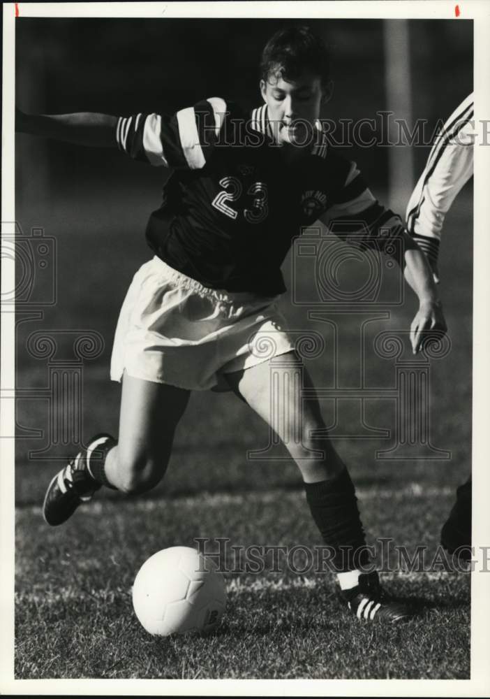 1991 Press Photo Ann Gerber of Fayetteville-Manlius at Henninger Girls Soccer- Historic Images