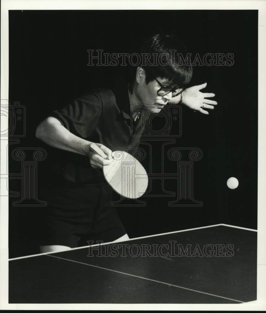 1990 Press Photo Suki Bright Practices with Syracuse Table Tennis Club- Historic Images