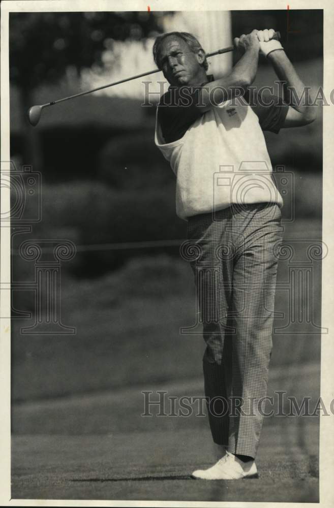 1987 Press Photo Golfer John Brodie Tees Off at Lafayette Country Club- Historic Images