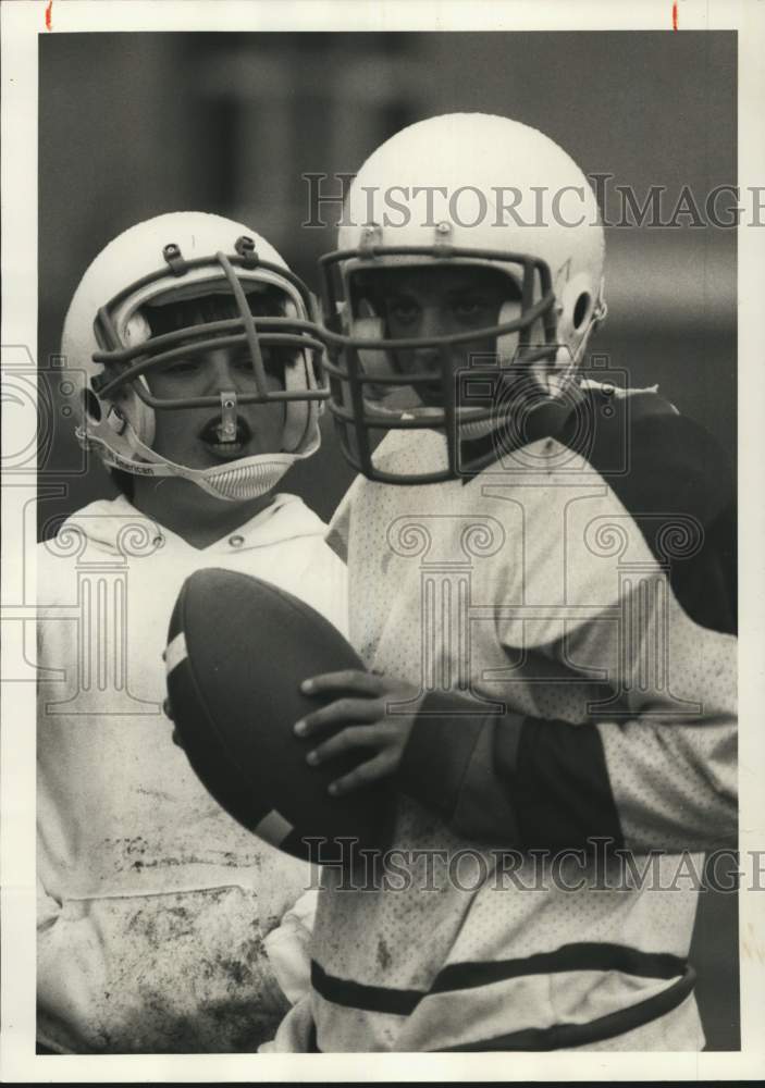 1986 Press Photo Stacy Gregory and Jeff Lewandowski, Football Players- Historic Images