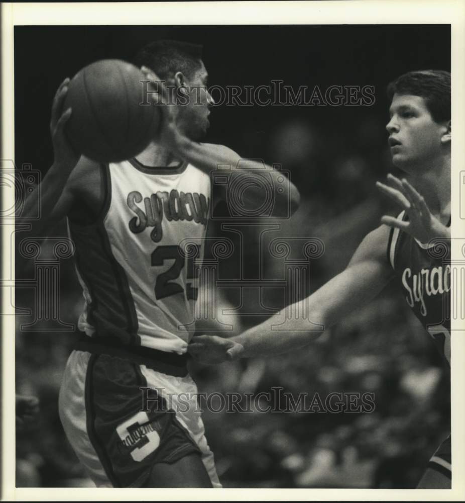 1989 Press Photo Syracuse University Basketball Player LeRon Ellis in Scrimmage- Historic Images