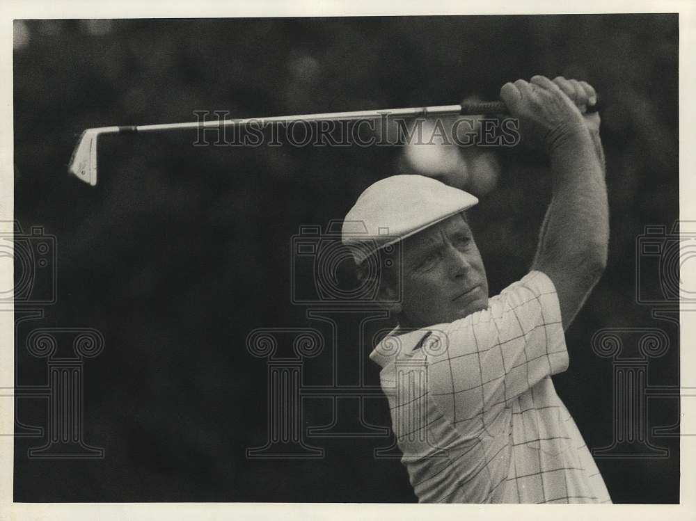 1986 Press Photo Bruce Crampton at Lafayette Country Club Senior Golf Tournament- Historic Images