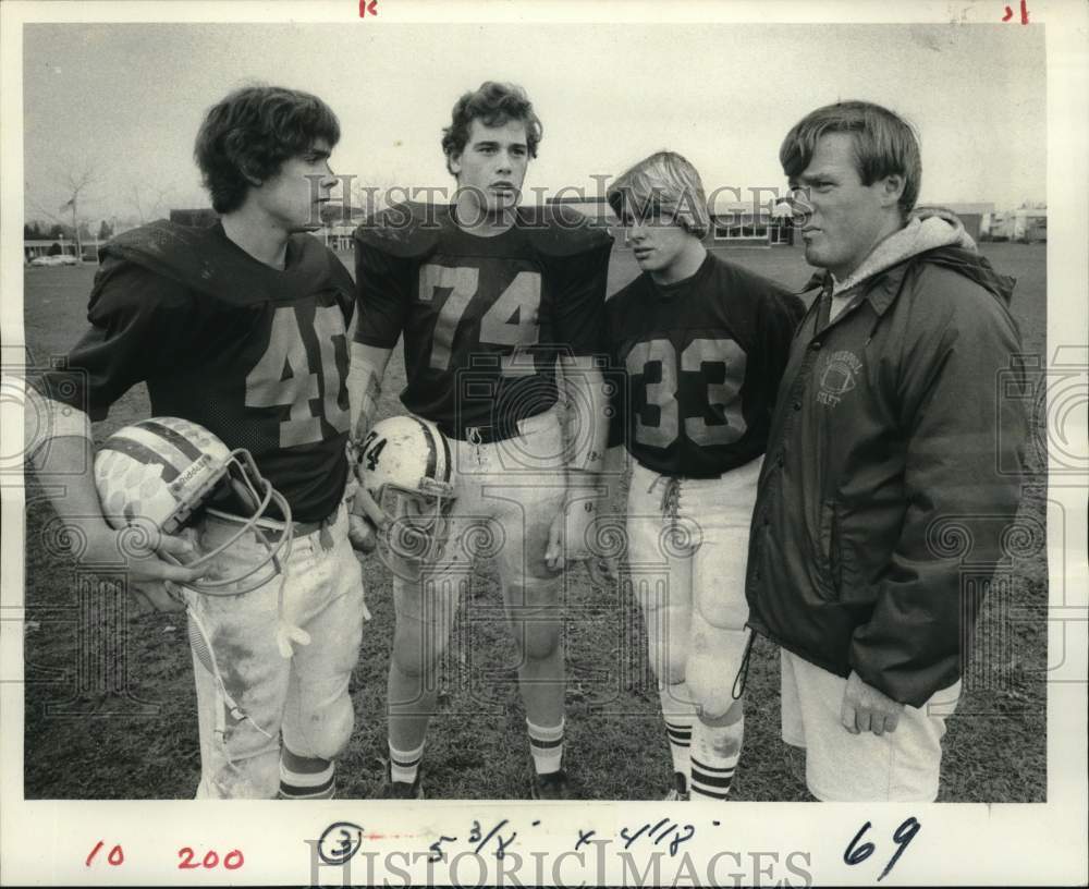 Press Photo Liverpool football players with George O'Leary- Historic Images