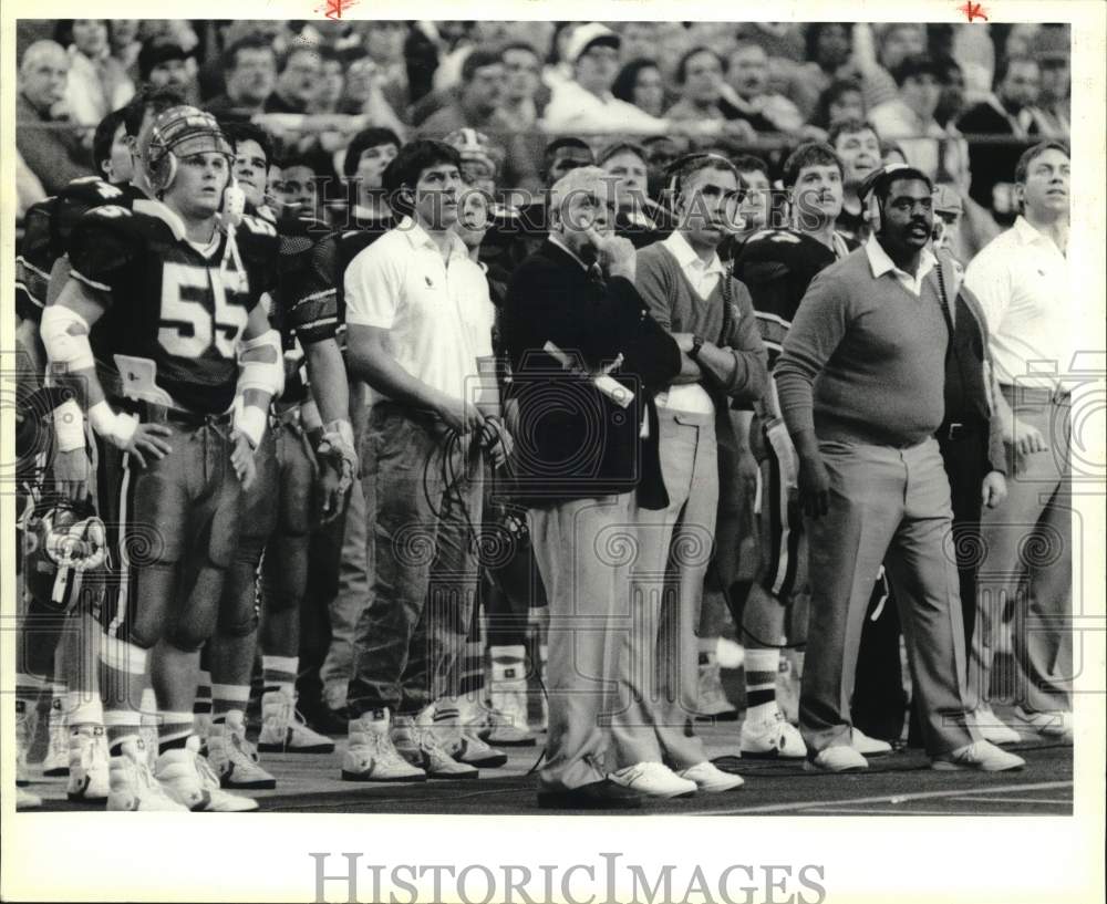 1987 Press Photo Syracuse University Football Dick MacPherson on sidelines- Historic Images