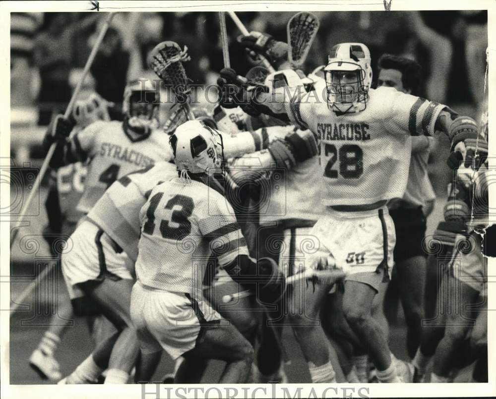 1985 Press Photo Kevin Shechan and Rhett Cavanaugh in Syracuse Lacrosse Game- Historic Images