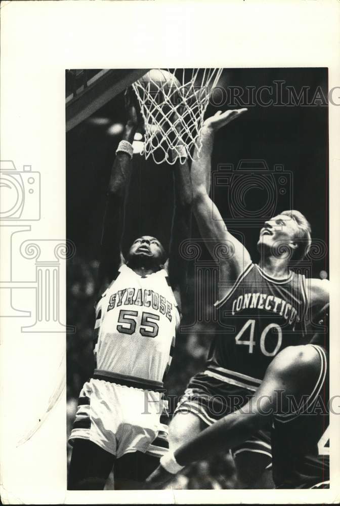 1977 Press Photo Basketball Players in Syracuse University vs. Connecticut Game- Historic Images