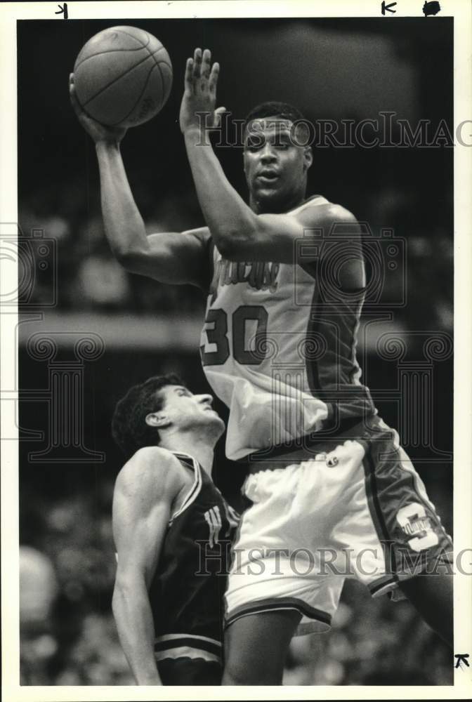 1990 Press Photo Billy Owens in Syracuse University and Wagner Basketball Game- Historic Images